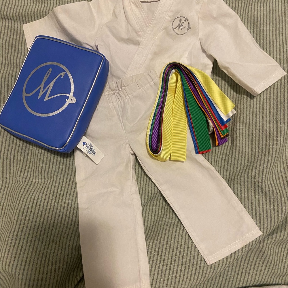 Maplelea White Martial Arts Uniform with Belt Set